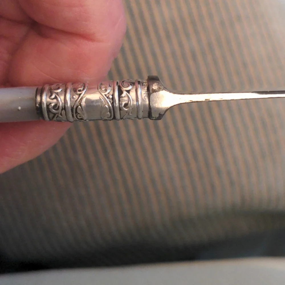 Sterling Vintage Knives, Mother of Pearl Handles, Fruit, Cheese, Etc. EUC